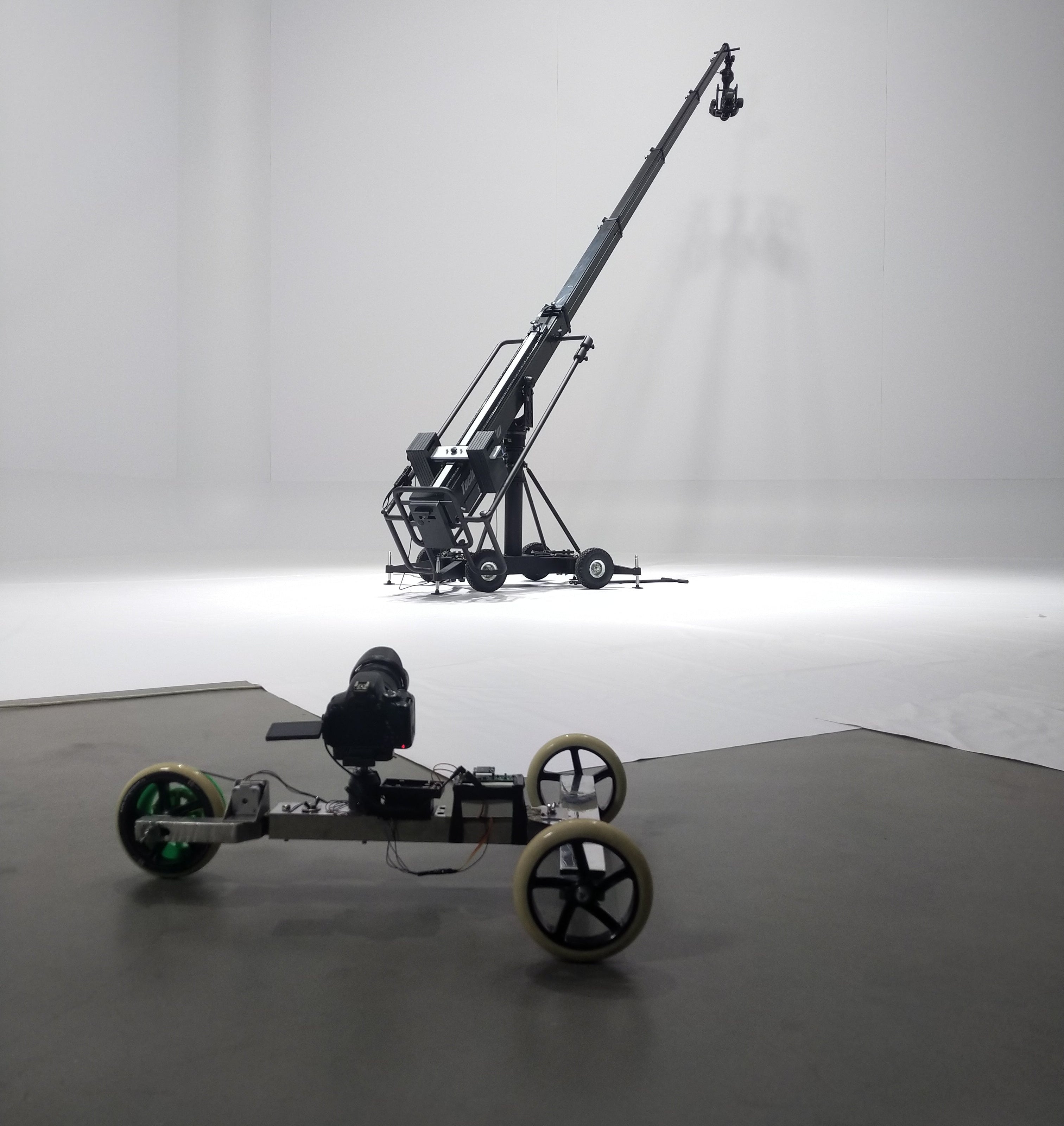 First programmable Hyperdolly prototype using a stepper motor and Arduino microcontroller to film a Filmotechnic camera crane.