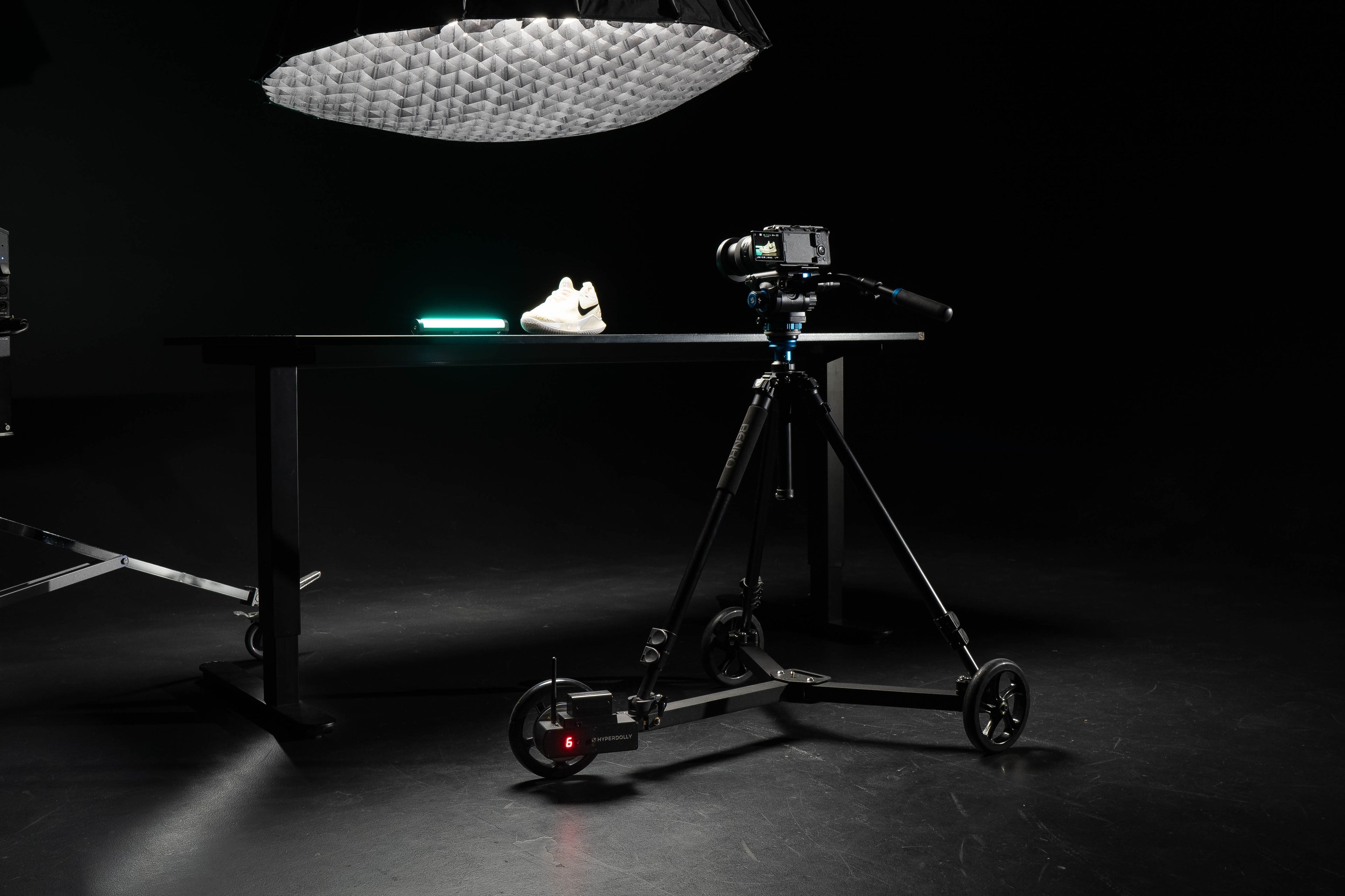 Hyperdolly HY-01 enabling smooth, high-quality parallax shots for professional product videography